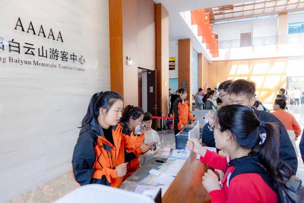 径山寺爆火真相:游客竟被宠成"座上宾",这才是文旅该学的体验密码